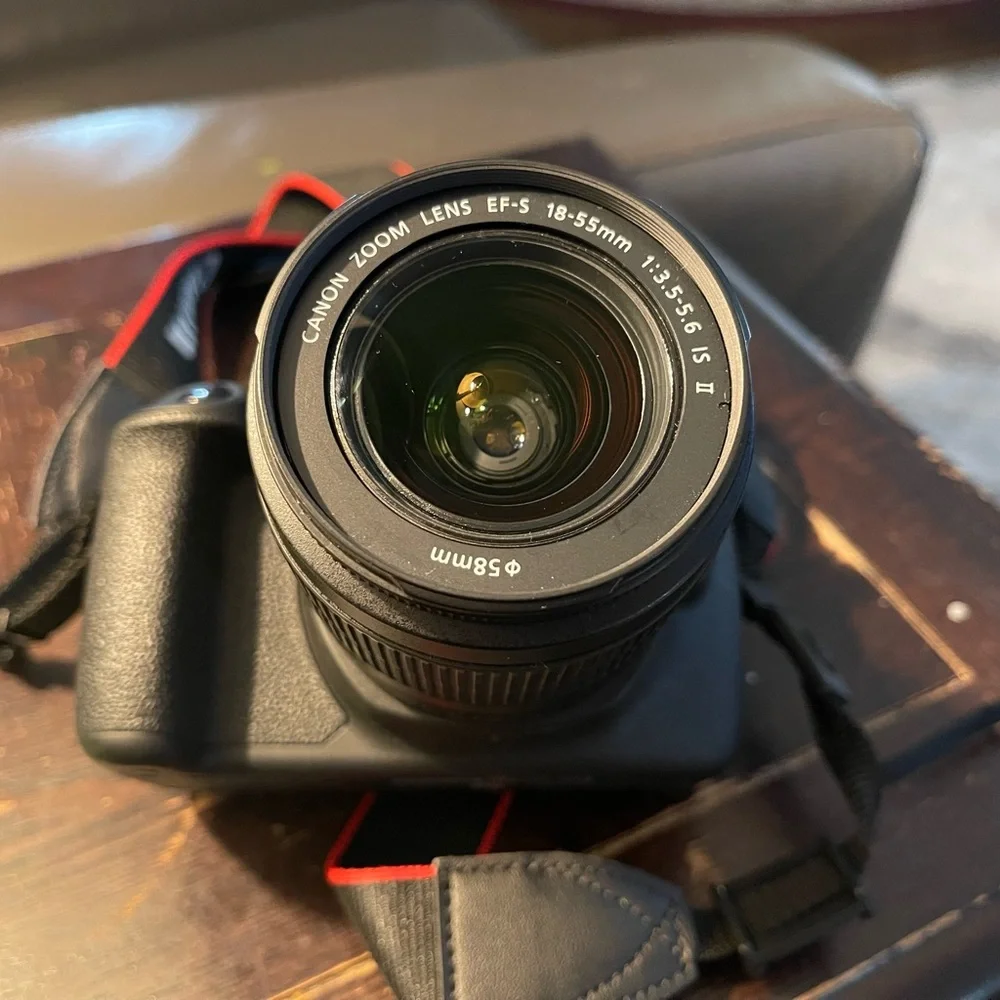 Canon EOS Rebel T5i DSLR Camera 700d + 18-55mm IS II - Excellent!